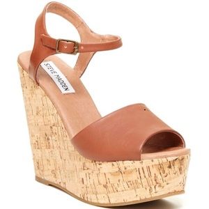 Steven Madden Tan Wedges